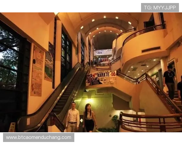 香港凯旋豪门：地理位置优越，交通便利，尽享香港繁华都市的无限精彩